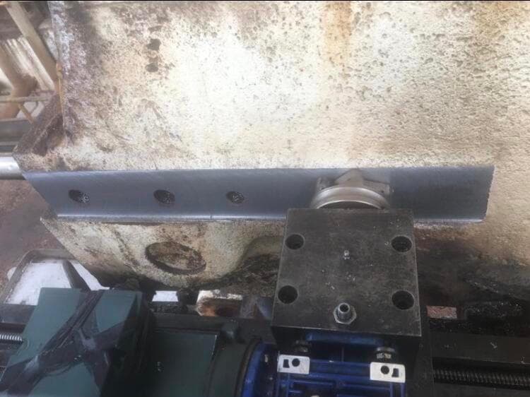 Superfície de base industrial fresada em campo
